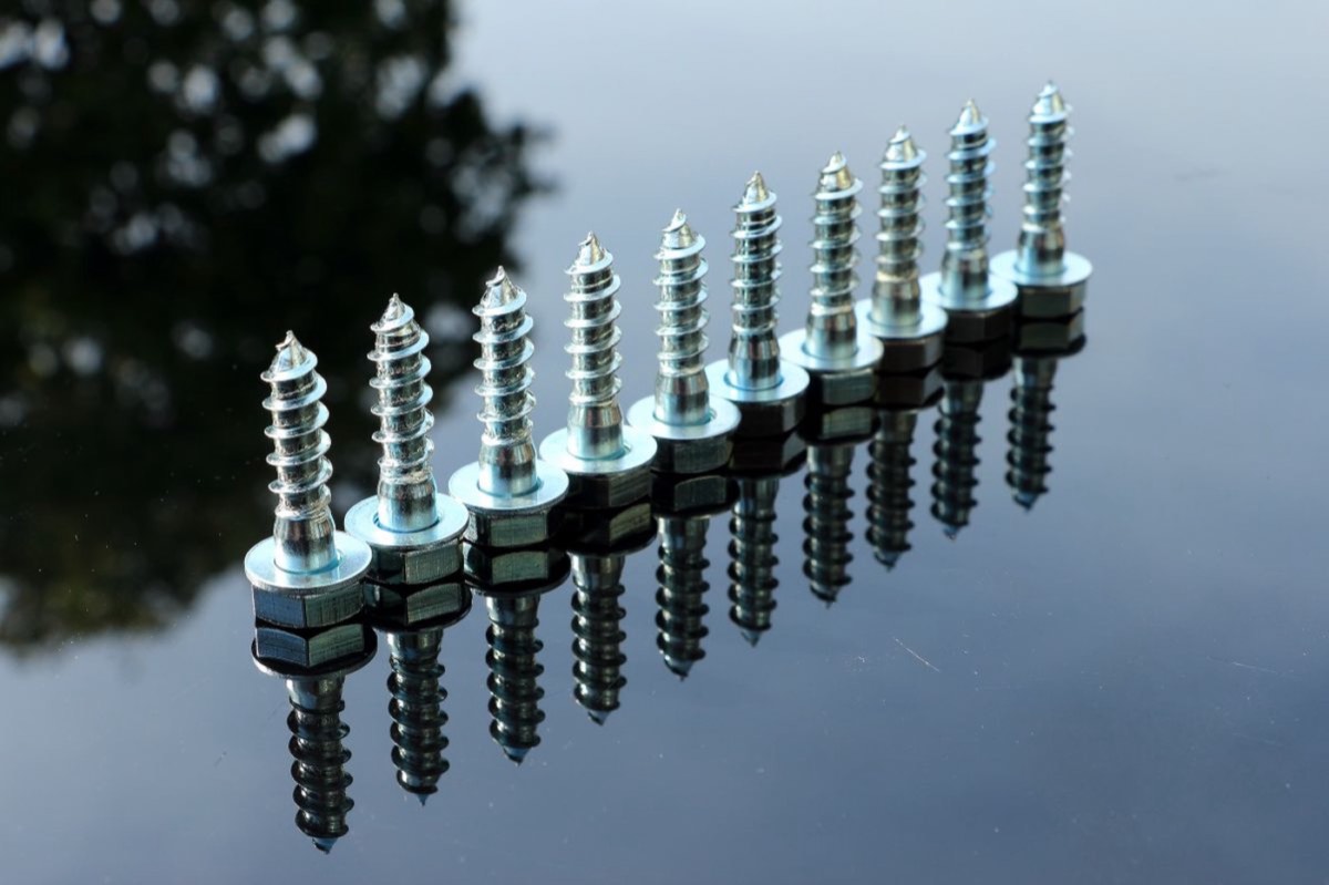 Lacquer sealed trivalent blue plated screws with glossy finish - KVEE METALS Nashik